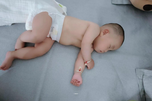 高安孕妇显怀早的原因